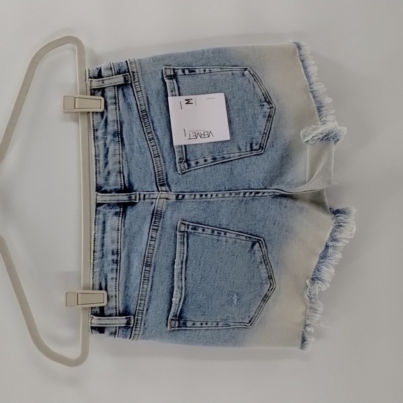 Vervet distressed denim stretch shorts size medium light wash, mid rise, frayed - Picture 3 of 11